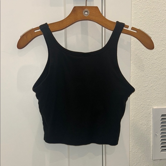 Black Ribbed Cropped Top - Picture 3 of 3